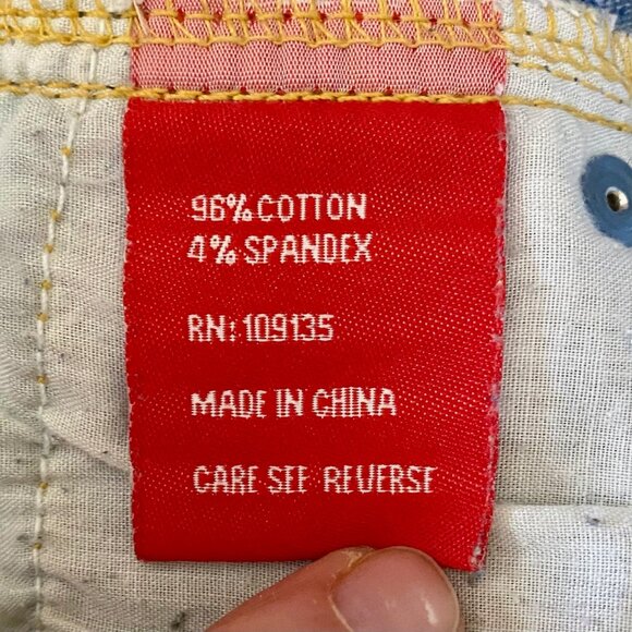 Apple Bottoms Blue Jeans with Pink Accent - Picture 10 of 11